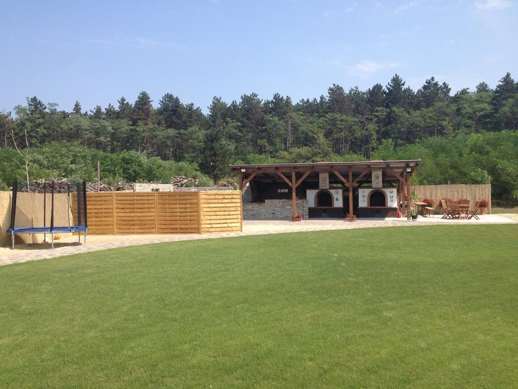 Deak Udvarhaz Kakucs Exterior foto